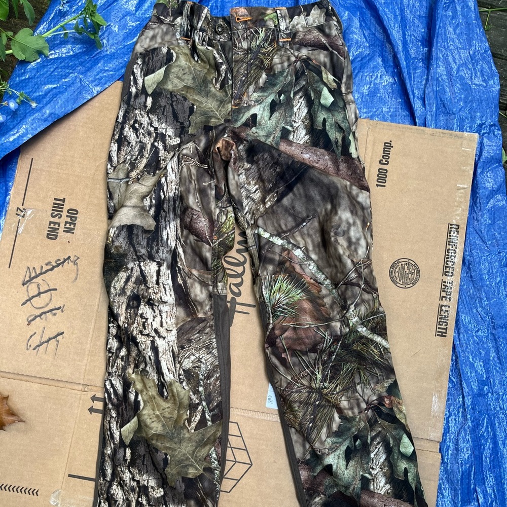 FEILD AND STREAM CAMO NYLON PANTS WITH LINING, like new YOUTH LARGE